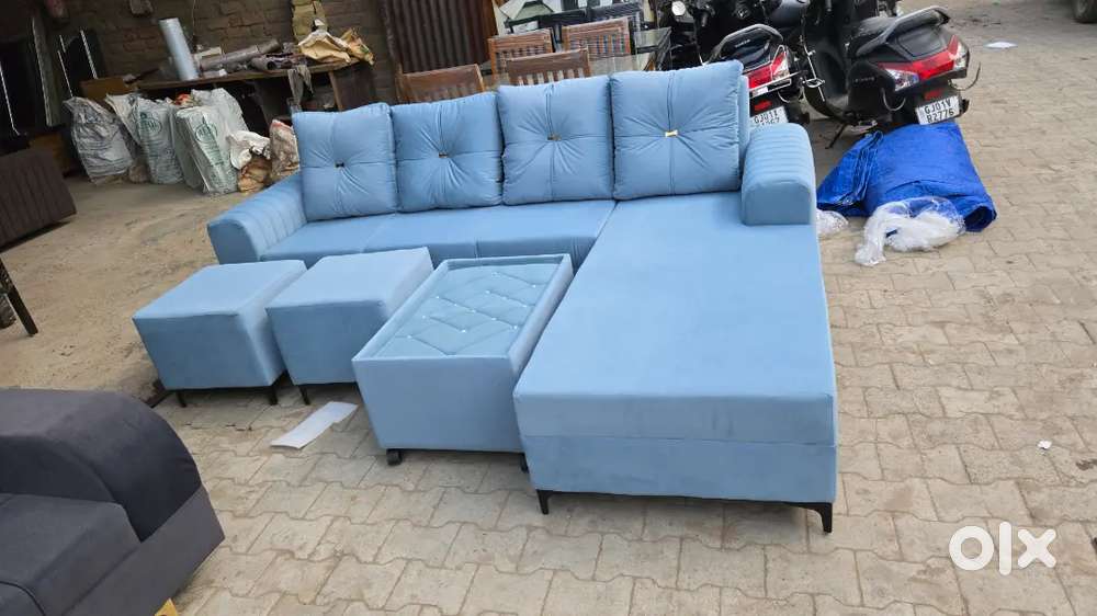 Combo offer sofa plus table plus puffy