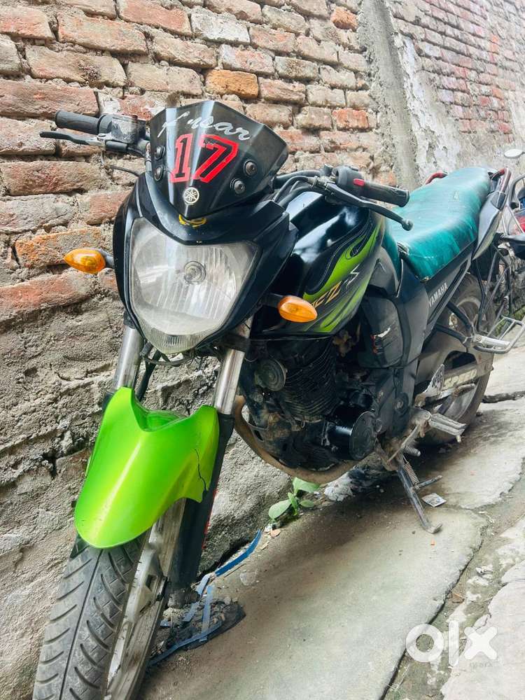 Yamaha FZS 2012 model