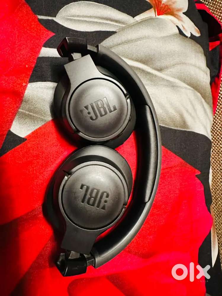 JBL tune770 noise cancellation headphones