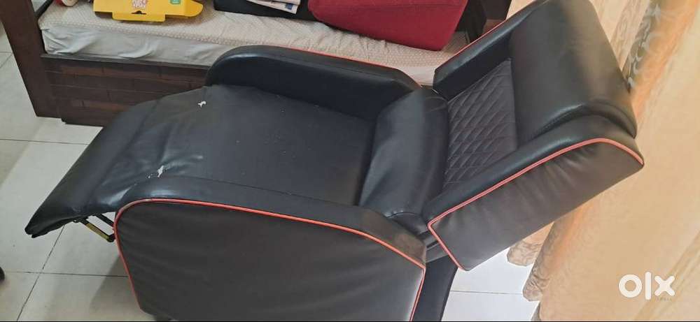 Recliner Chair for Sale – Good Condition