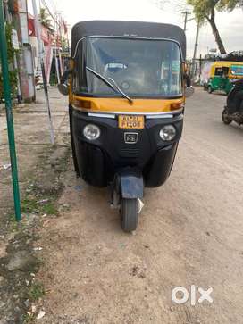 BAJAJ CNG 2017