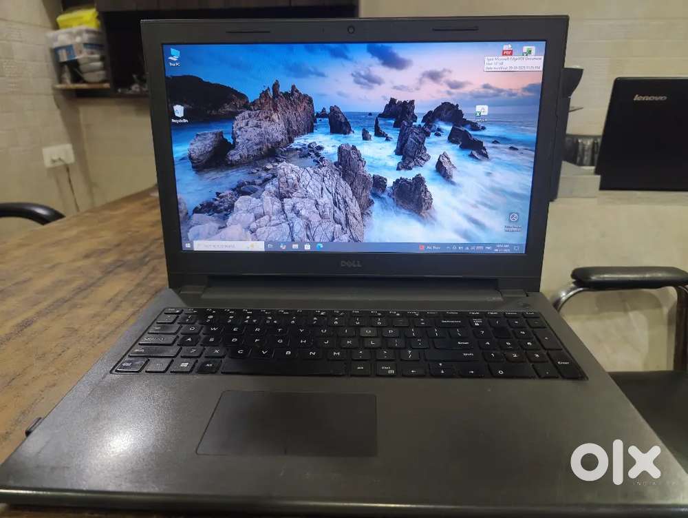 Dell laptop black colour decent condition