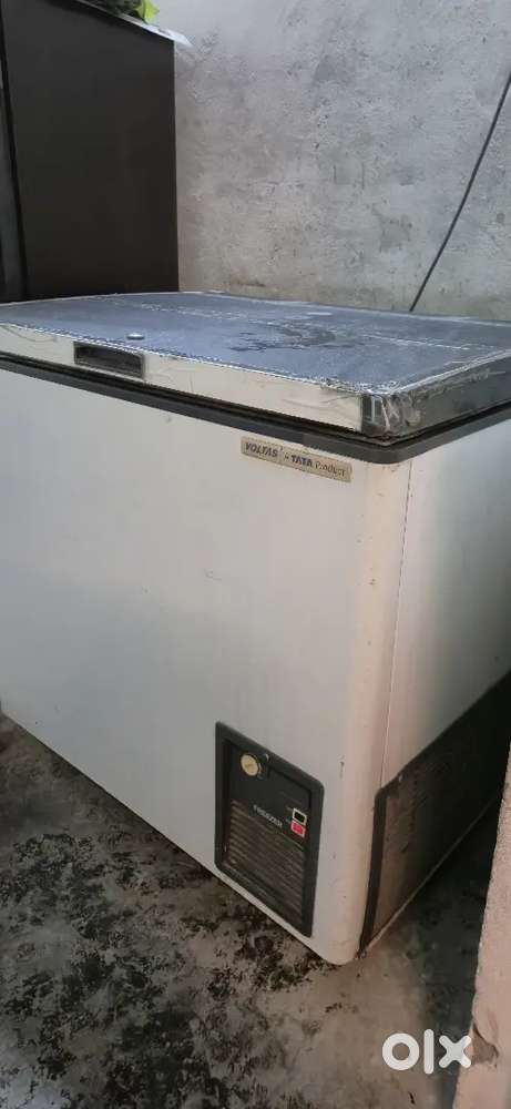 Deep Freezer Voltas in working condition with no Compressor