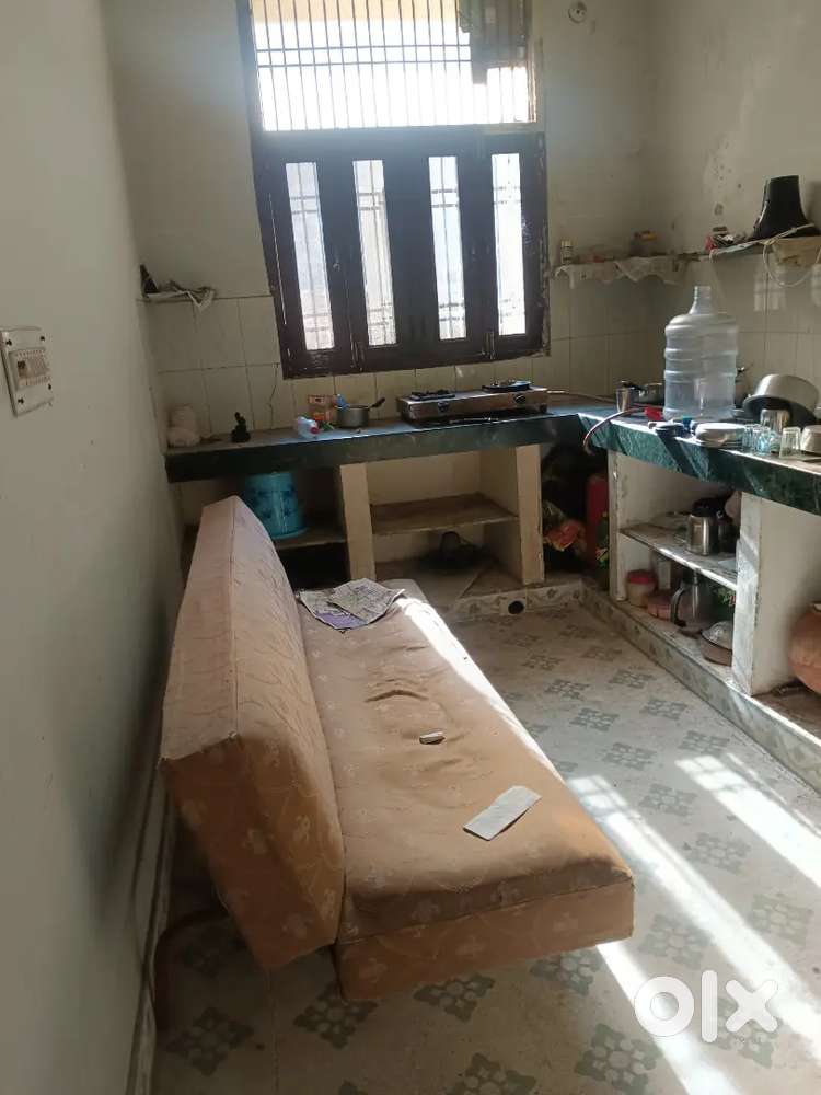 1 room occupied
