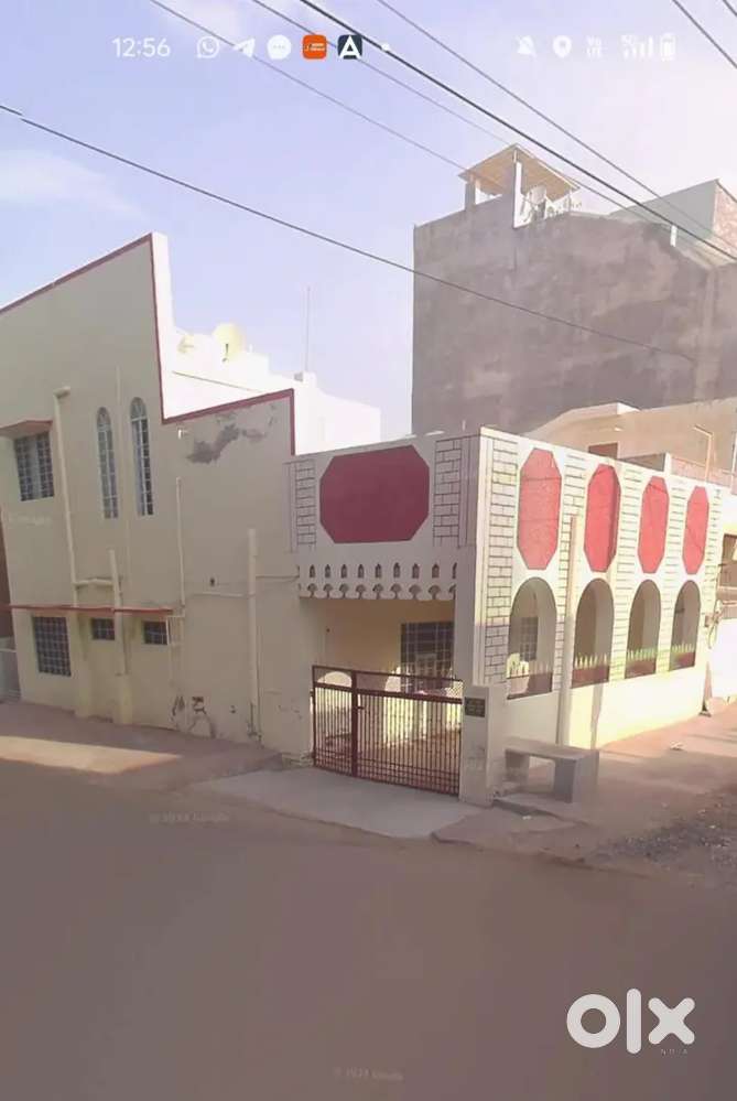 जयनारायण व्यास कॉलोनी सेक्टर 4 में प्राइम लोकेशन पर स्थित कॉर्नर मे