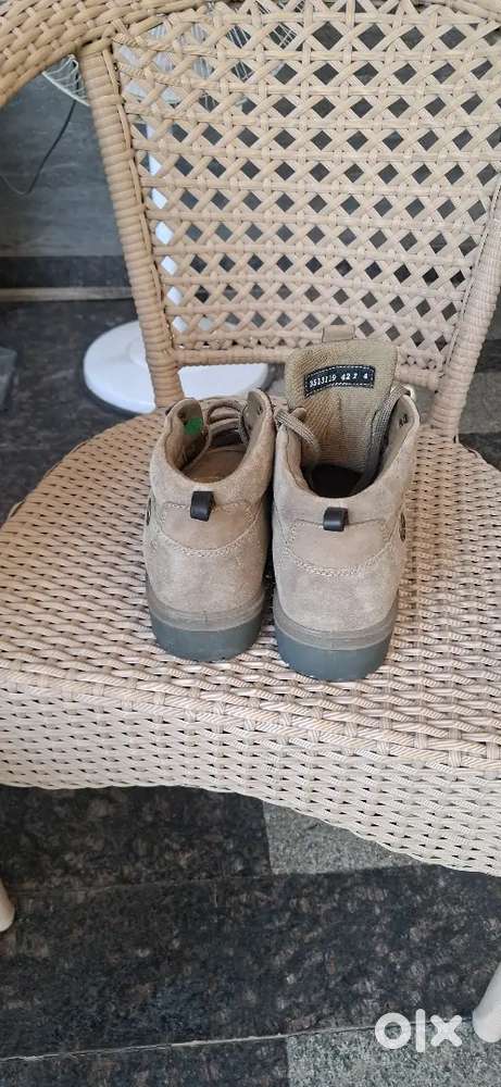 Wood land shoes 8 no