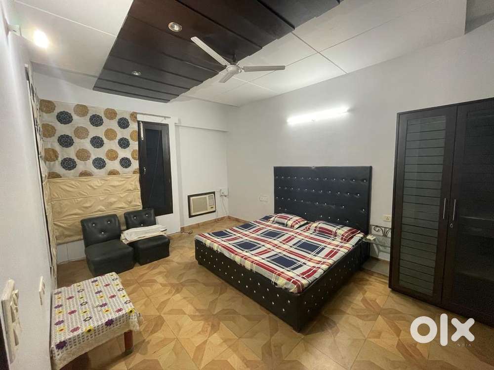 1 bhk for girls/boys