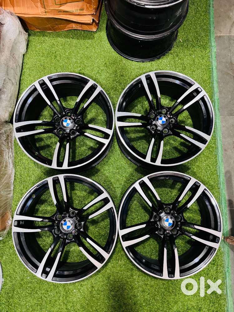BMW ALLOY WHEELS SET OF 4 (VERY GOOD CONDITION)