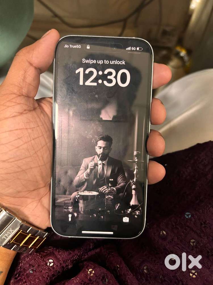 iPhone 15 titanium blue