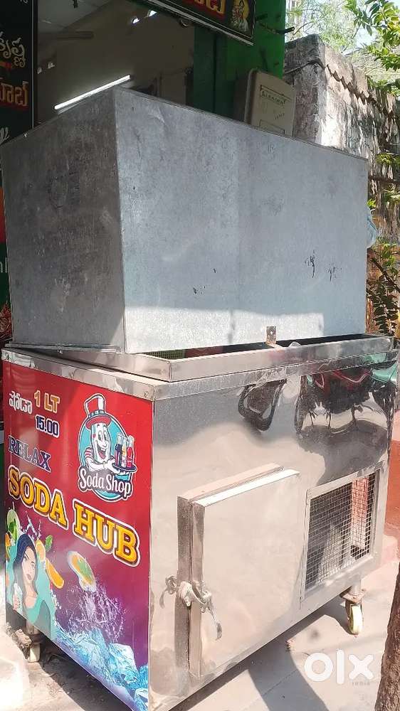Soda hub heavy quality,cool drinks freezer Very less used 160 liters