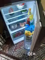 Refrigerator Samsung 236 ltr few months old
