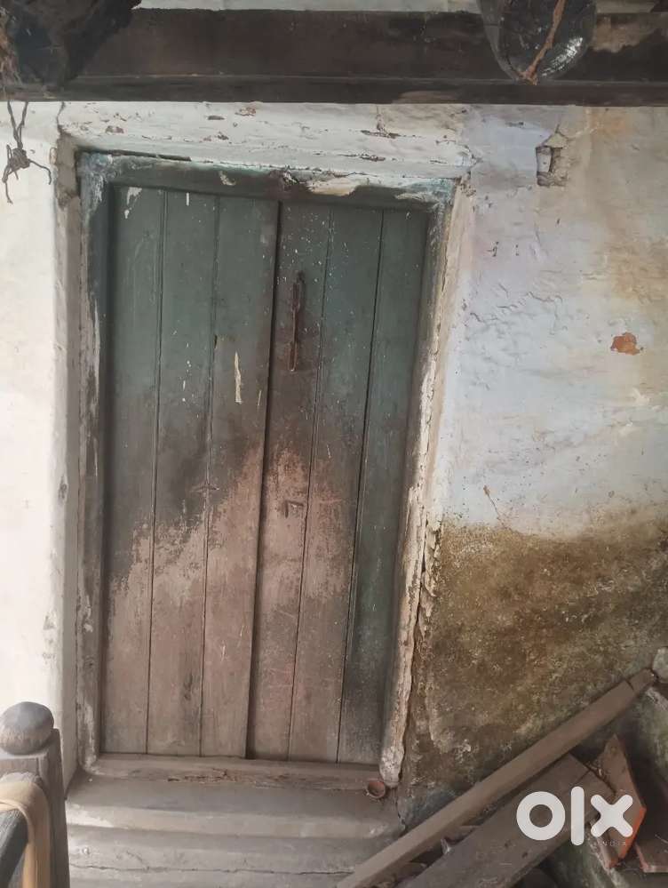 Ganjipura men road mein godam hetu ek room kirae se dena hai
