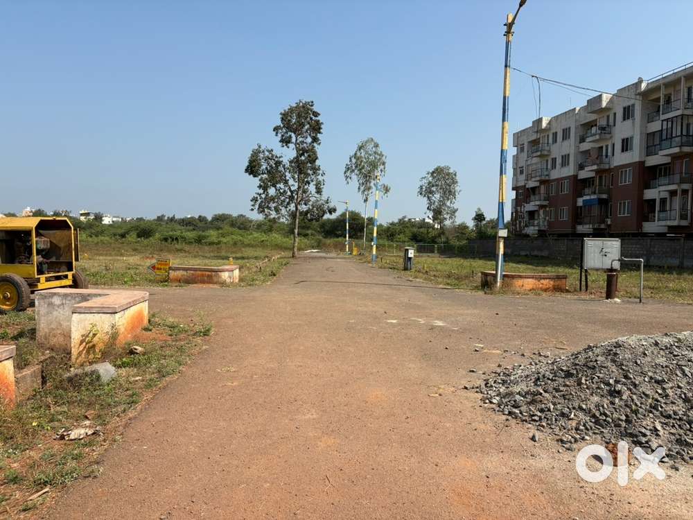 Just 400 meter to PB road,