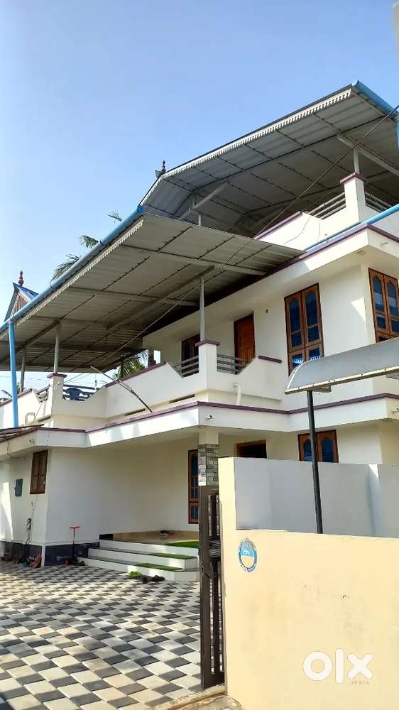 4bhk house for sale in Thattamala