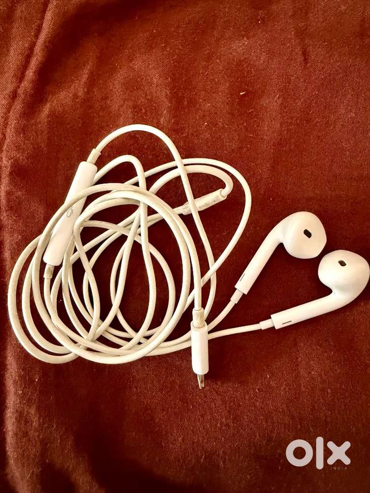 Apple EarPods with Lightning Connector