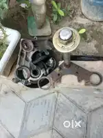 Old e rickshaw without battery and with battery