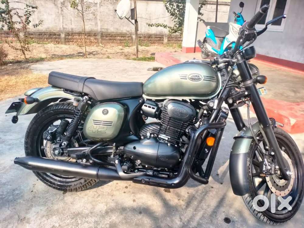 Complete New Condition, ek bhi single issue ya daag nehi hai bike pe.