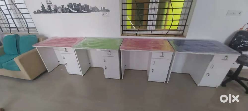 Computer table 3 x 2 feet