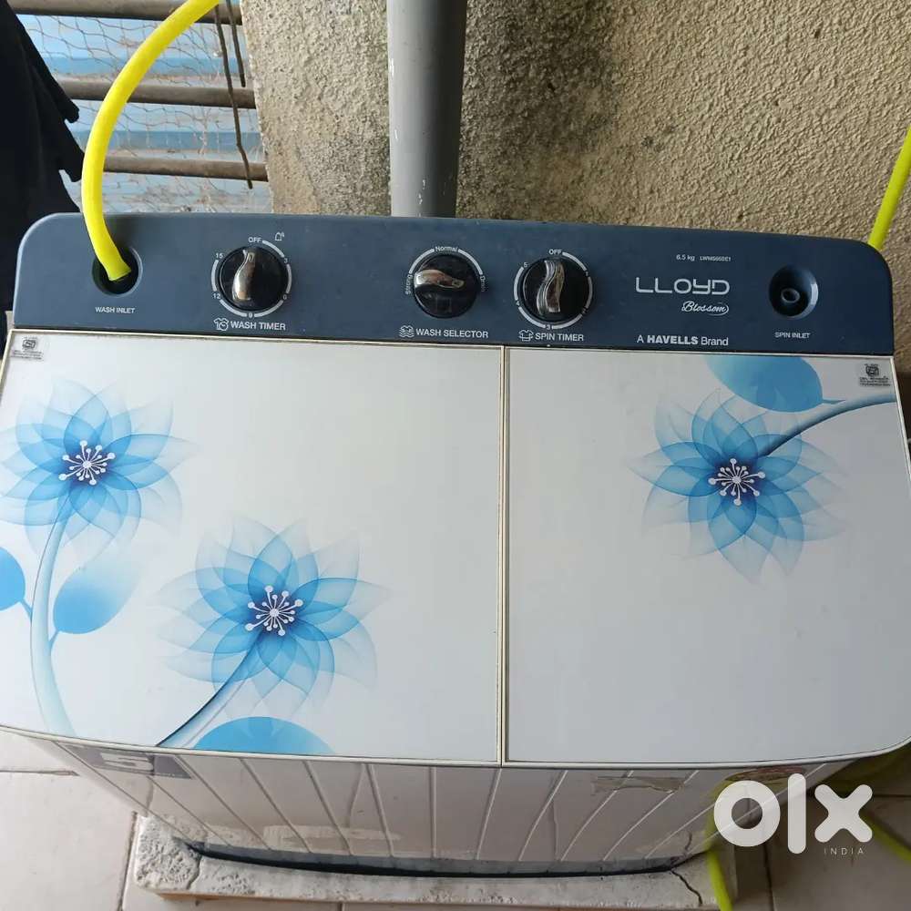 Lloyd Semi automatic washing machine for URGENT SALE
