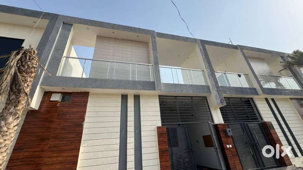 101 GAJ 3 BHK HOUSE FOR SALE