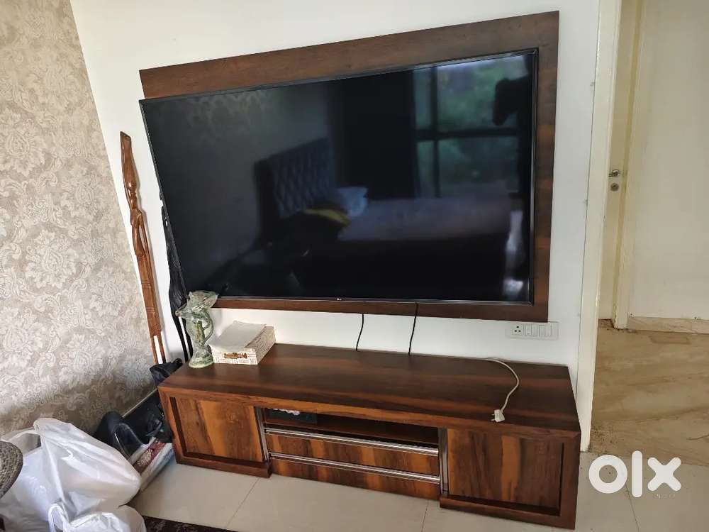 78 inch LED TV LG with TV unit