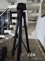Canon EOS 1300D DSLR + Kit Lens + Memory Card + Tripod