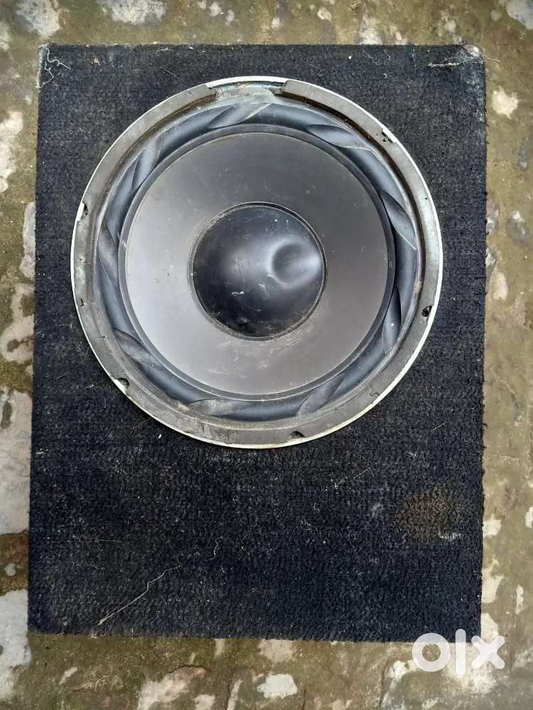 Car bass in good condition