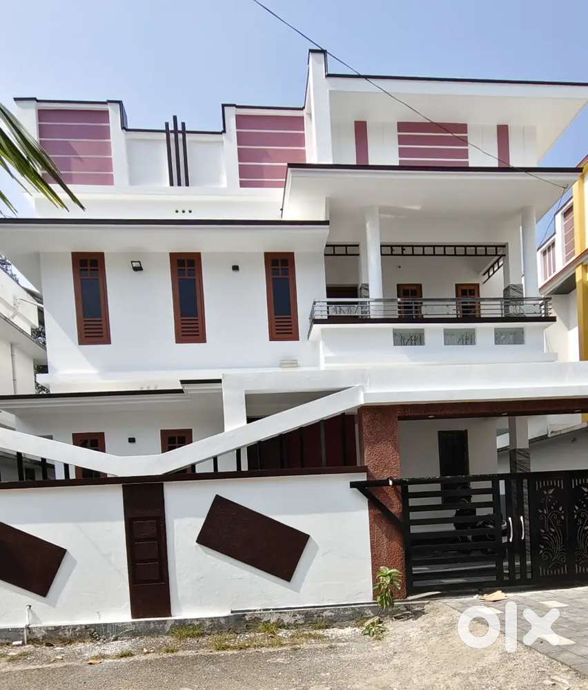 3 BHK near MGM School, Kandanad