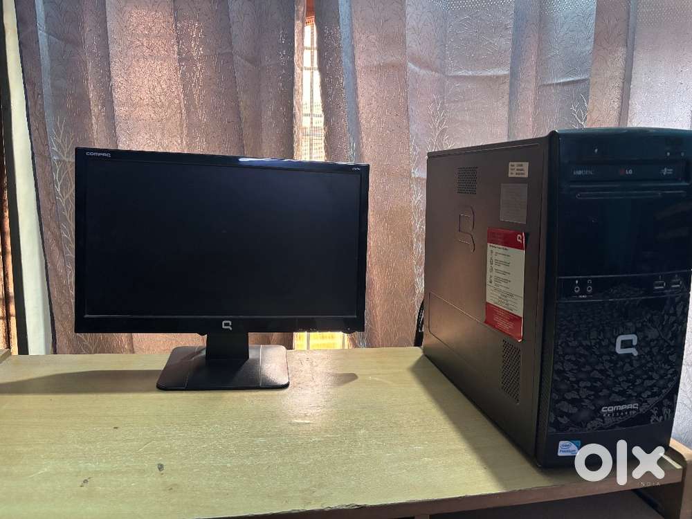 Compaq Presario CQ3020IL Desktop PC + Table (included)