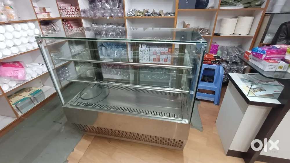 Cake cooling counter