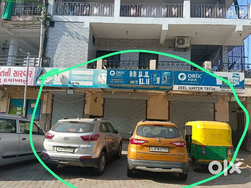 COMERCIAL FLAT FOR SALE/ RENT