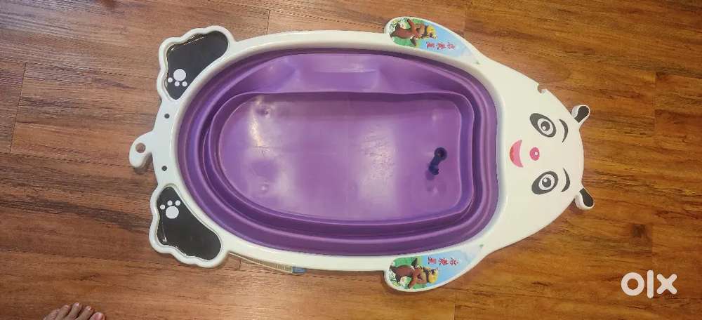 Bathing tub for toddlers (1-6) yrs + free baby chair