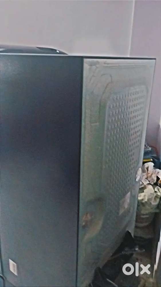 Samsung single door fridge in good condition only 3yers old