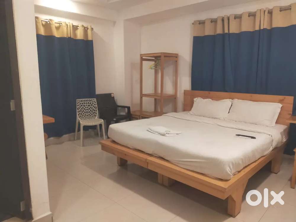 52 rooms hotel hostel building rent in Kondapur hafeezpet