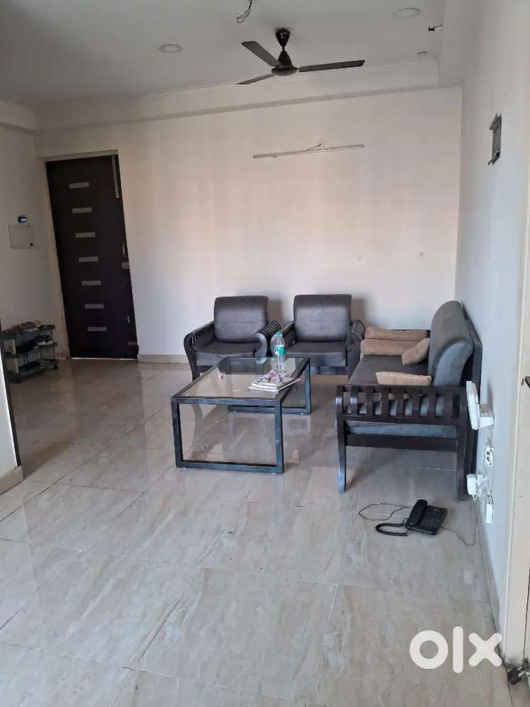 Female/girls flatmate(couple also welcome)