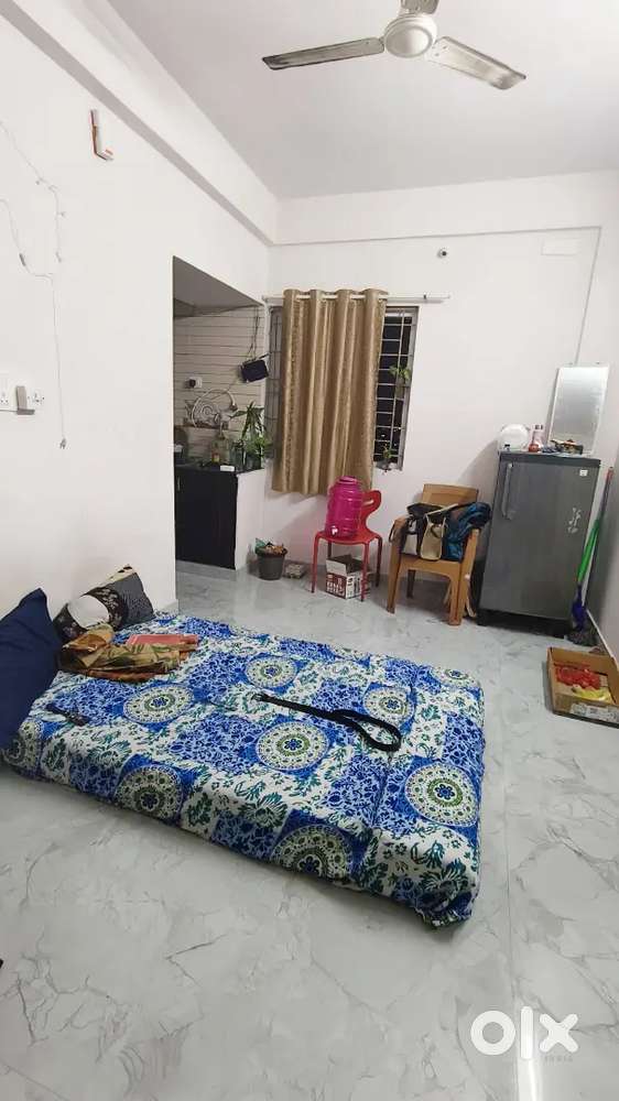 Looking for female roommate