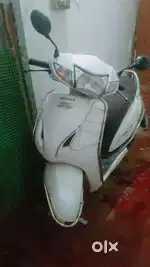 Honda Activa single hand