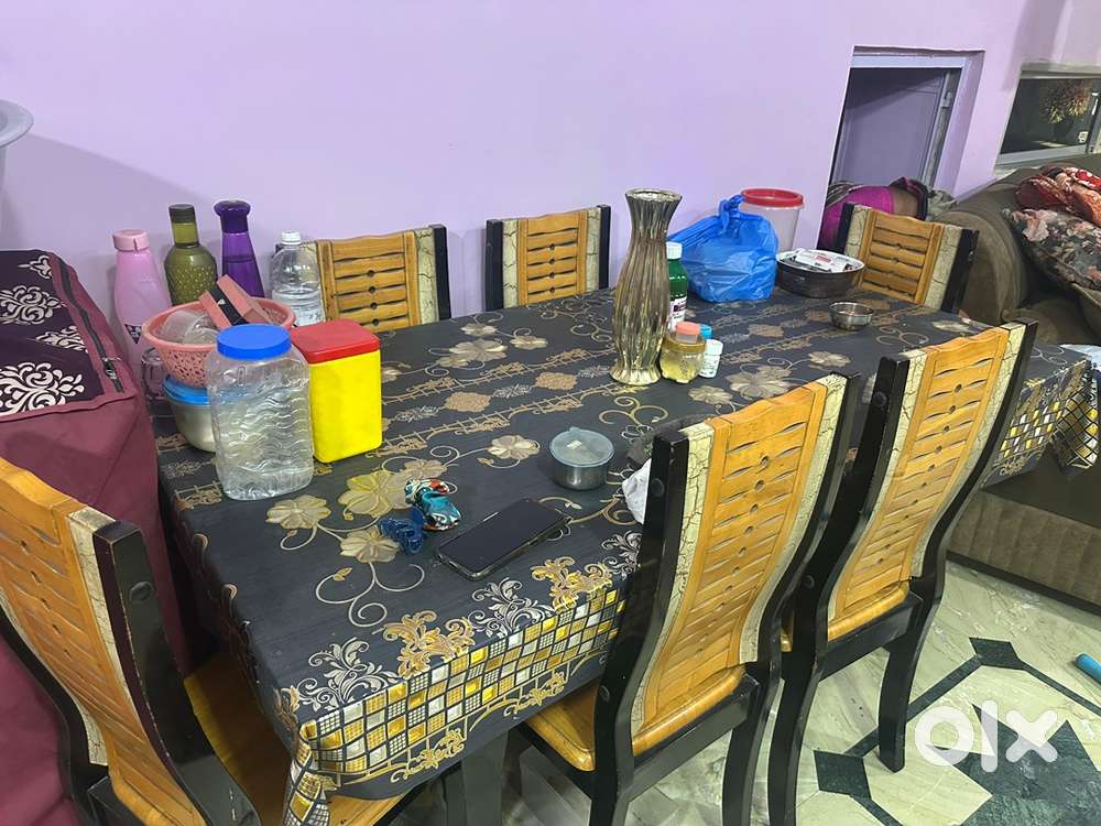Wooden Dining table with 6 chair