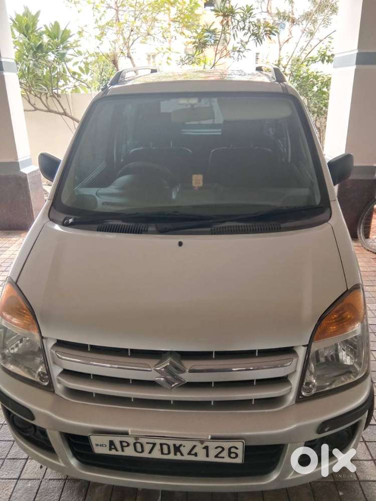 VERY BEAUTIFUL CAR FOR FAMILY