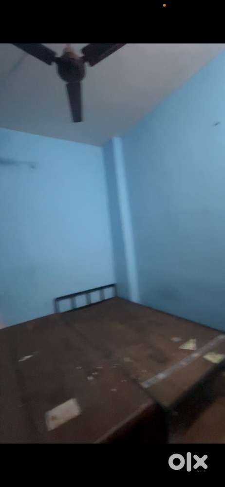Room for rent in premnagar girls only