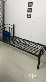 8 months old single bed iron - best condition