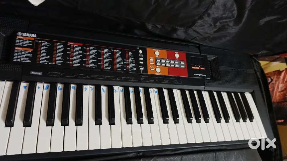 Yamaha keyboard F51