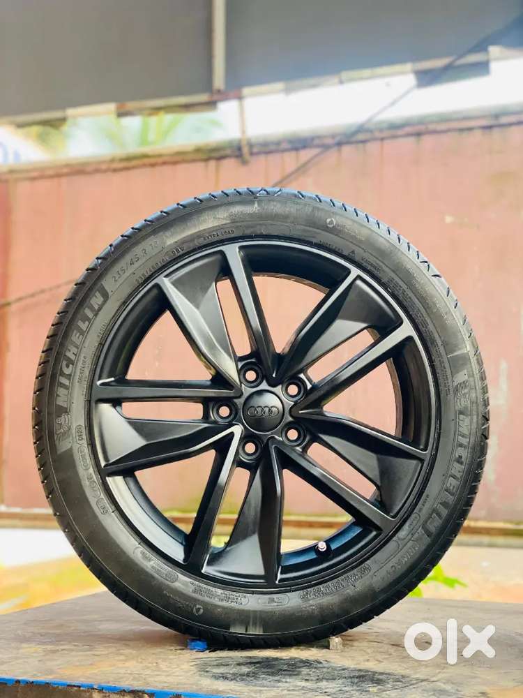 18 Inch 5 Hole 112 Pcd 8J 4 Used Alloys & 235/45/18 4 Used Tyers
