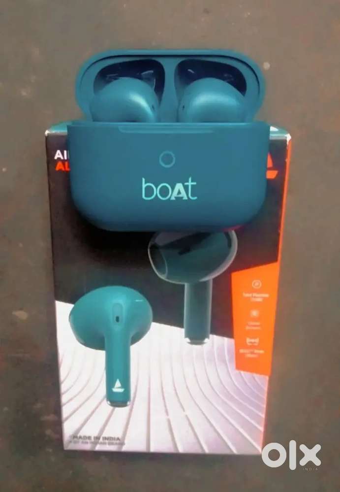 Earbuds boat