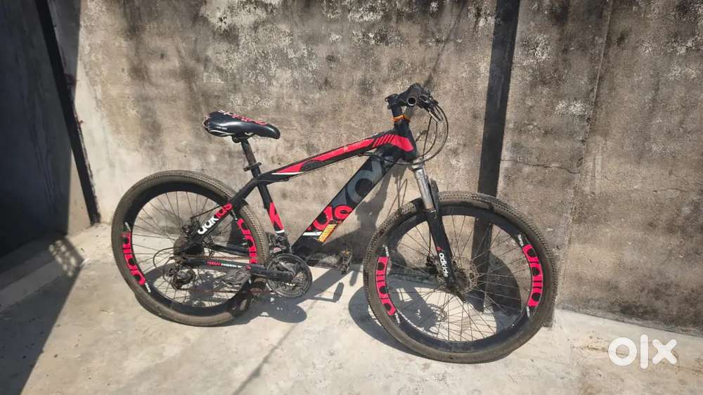 The cycle is 3 years old but the condition of the cycle is good.