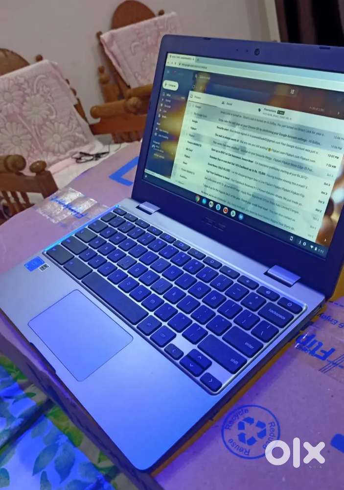 Asus Chromebook like brand new 7month use vobhi daily nahi4/32 storage