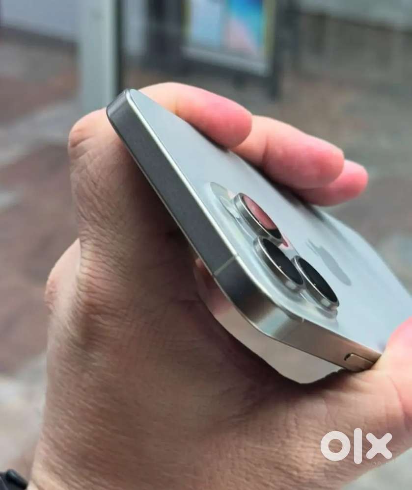 15 PRO MAX REFURBISHED PICE IPHONE 95% BATTERY NATURAL TITANIUM COLOUR