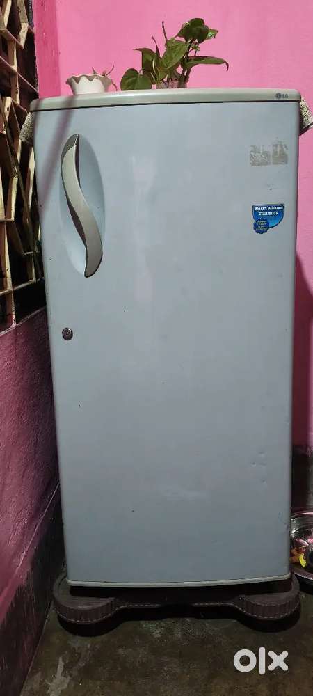 LG refrigerator 180L