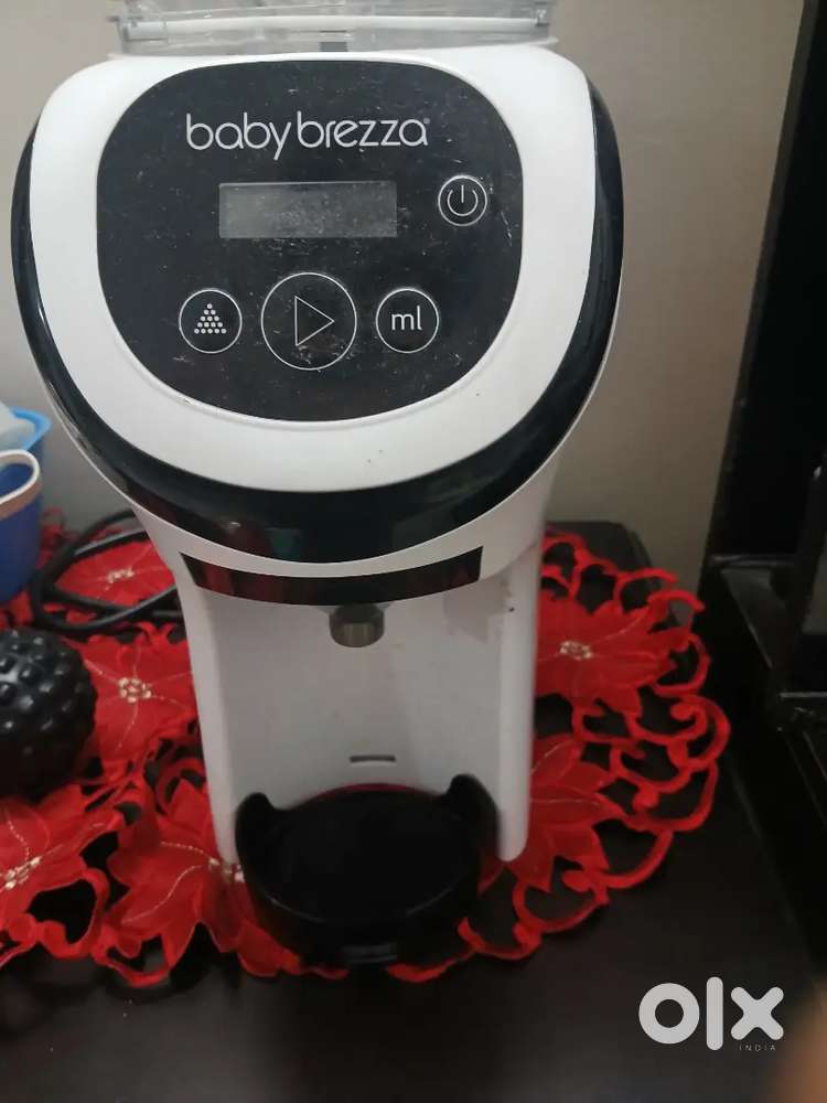 Baby brezza formula machine