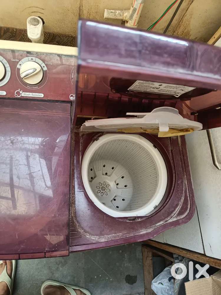 LG semi automatic washing machine